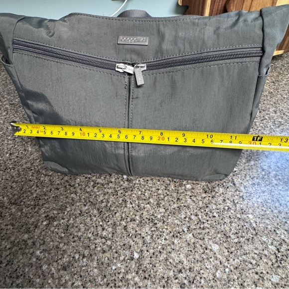 Baggallini Essential Hobo Bag Crossbody Purse Gray Pockets Travel Nylon Medium - Picture 10 of 11